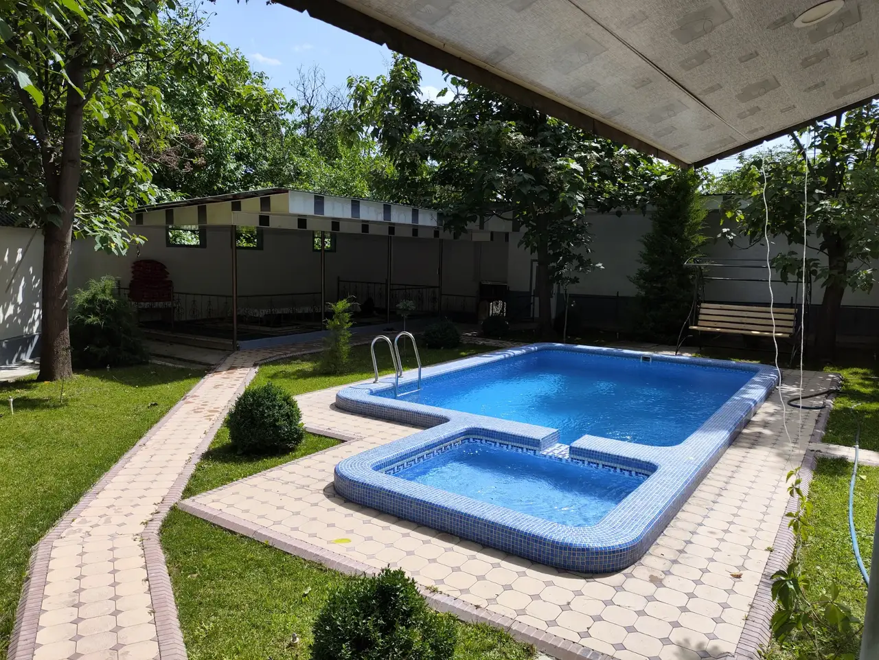 Dacha Velar