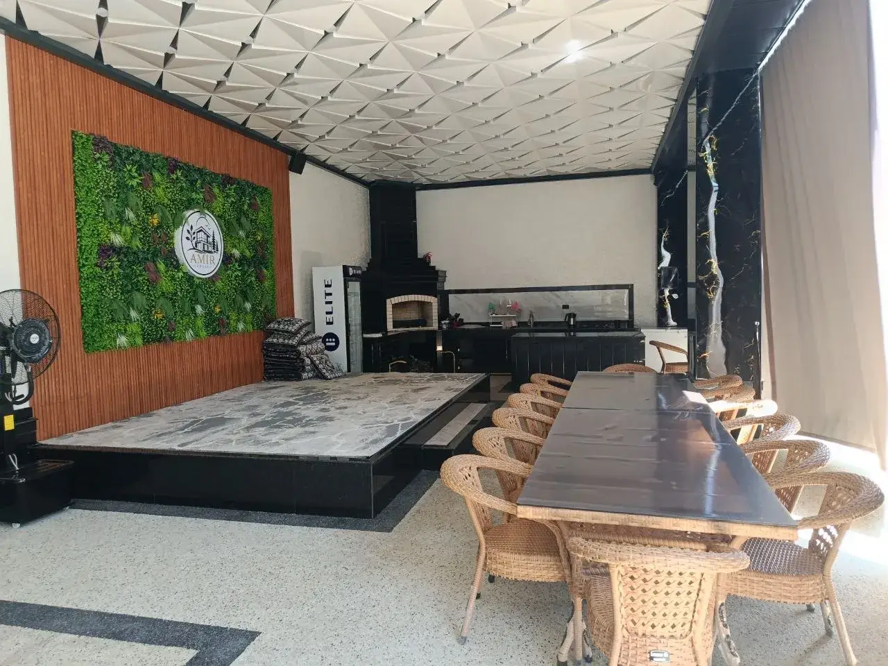 Amir House
