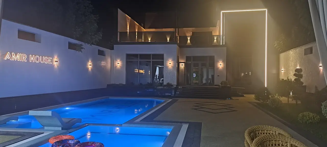 Amir House