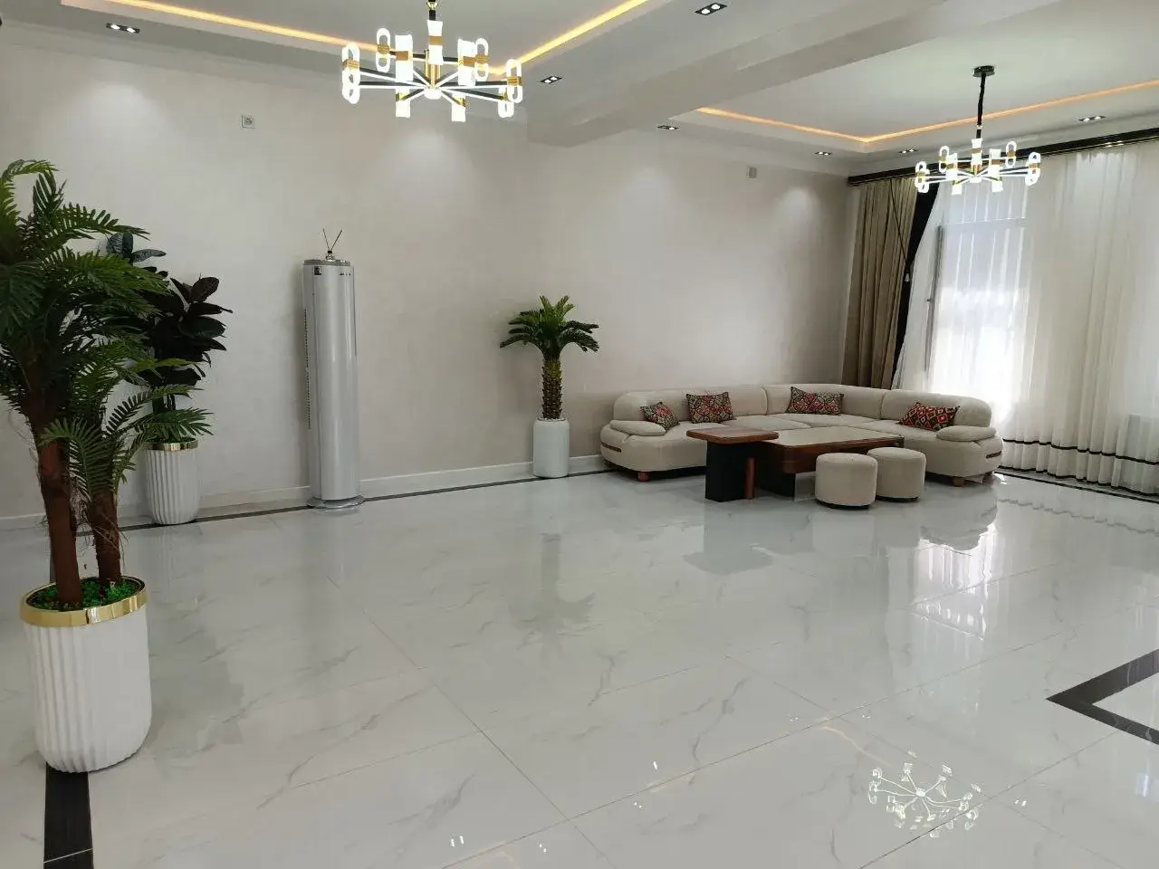 Amir House