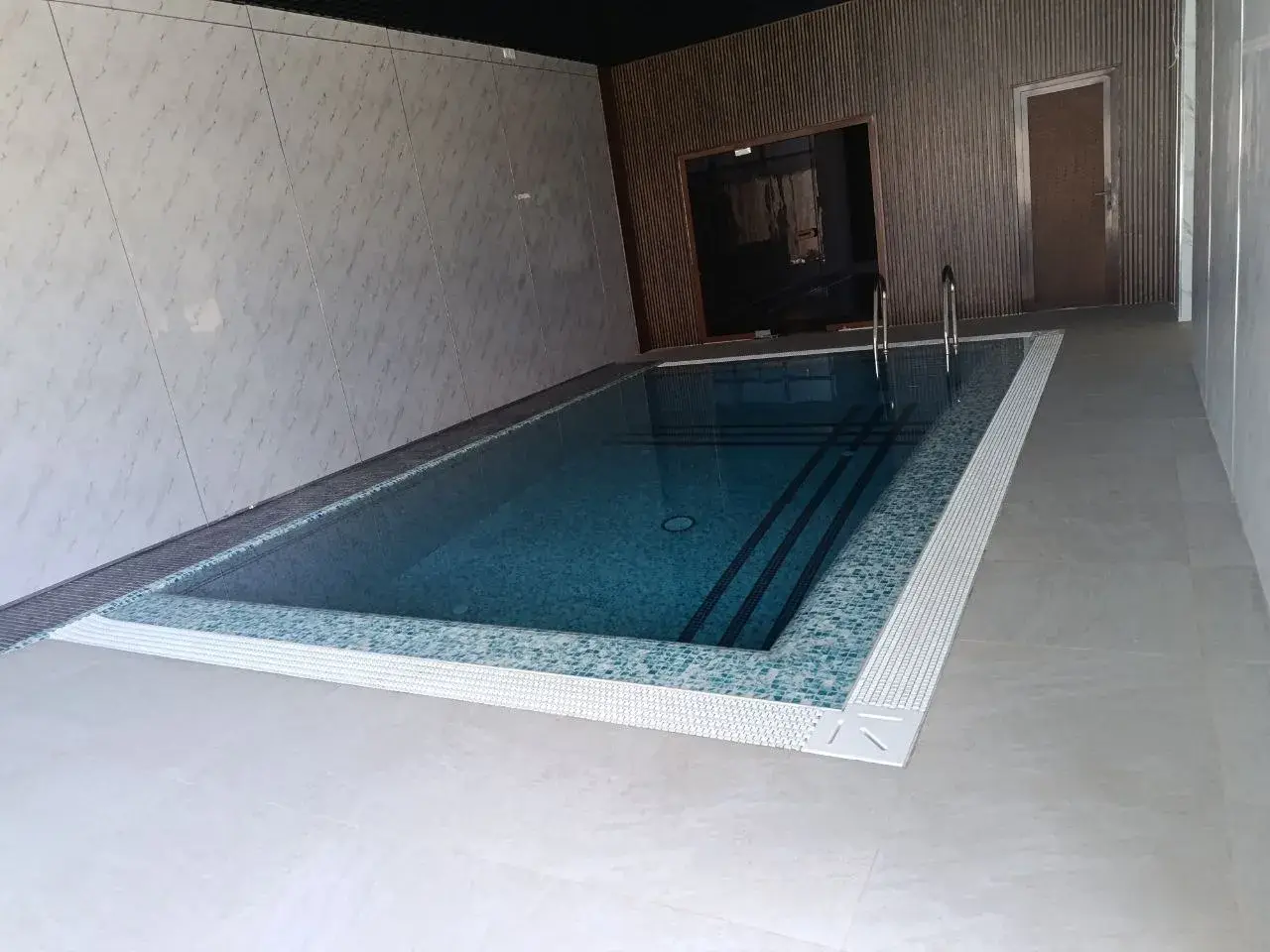 Amir House
