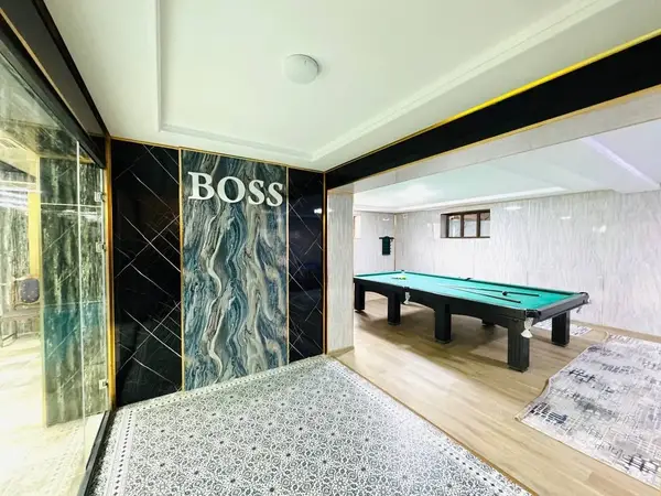 Boss Dacha