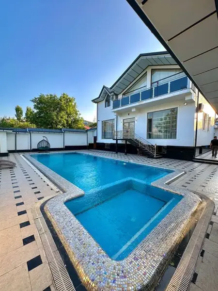 Boss Dacha