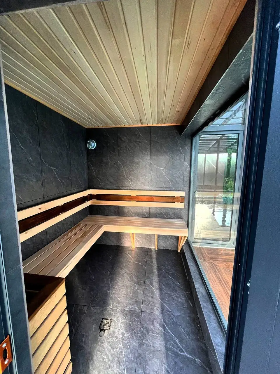 Pele House