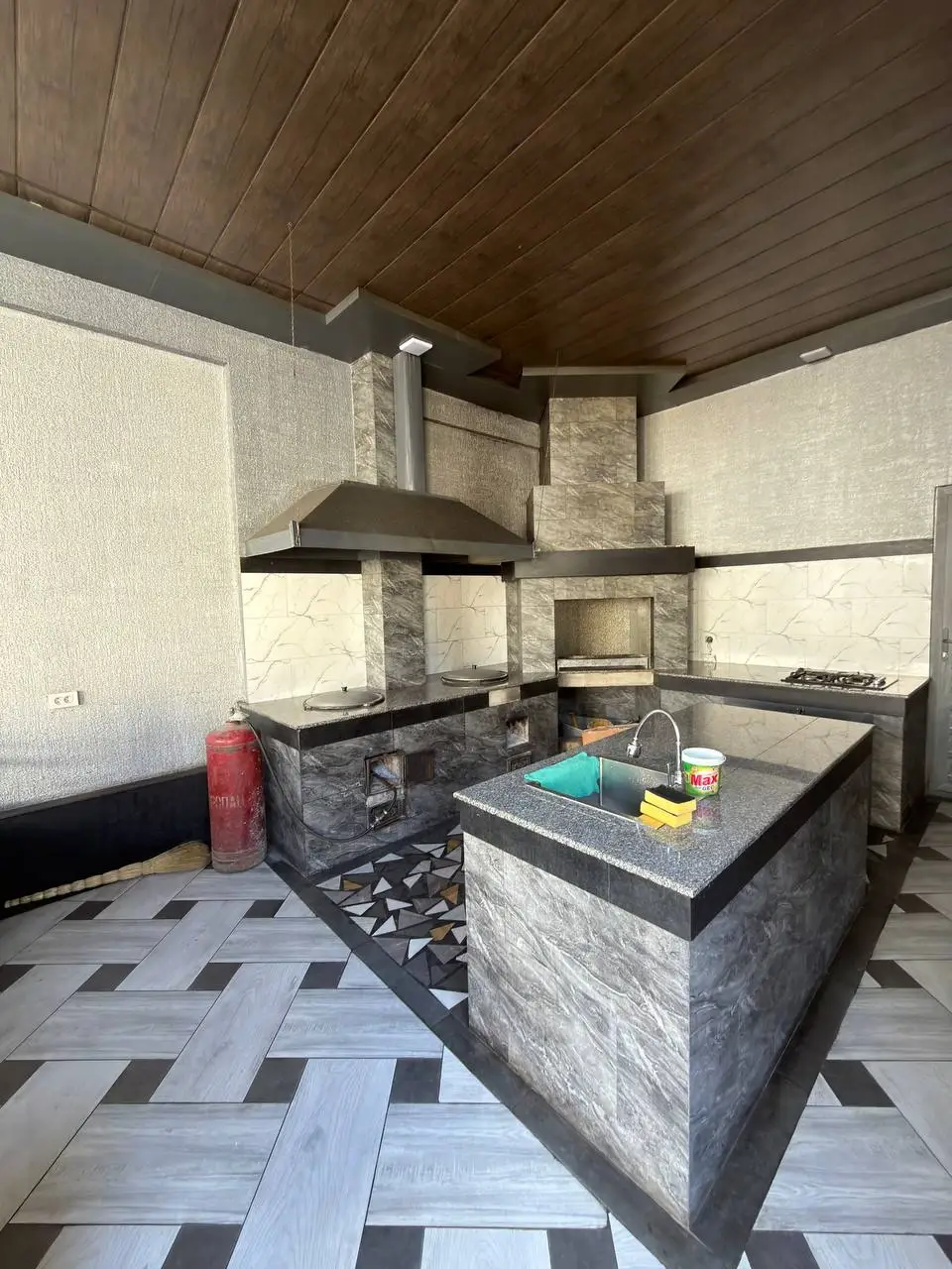 Aristokrat House