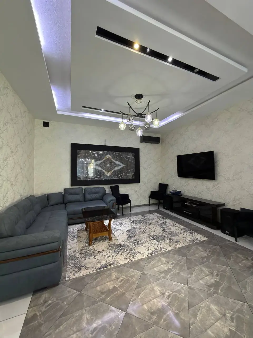 Aristokrat House