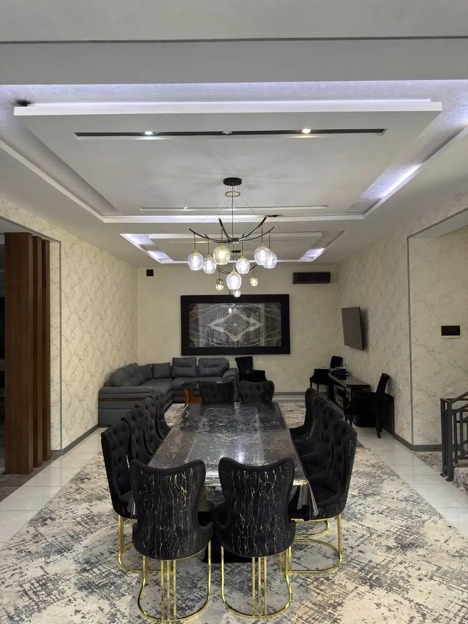 Aristokrat House