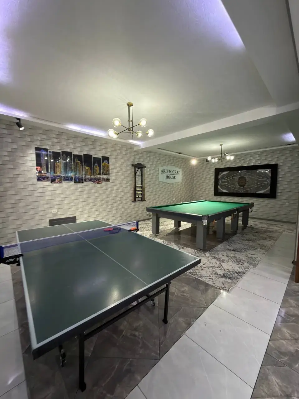 Aristokrat House