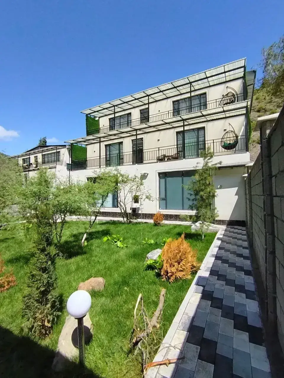 Toldirilgan mushuk lablari