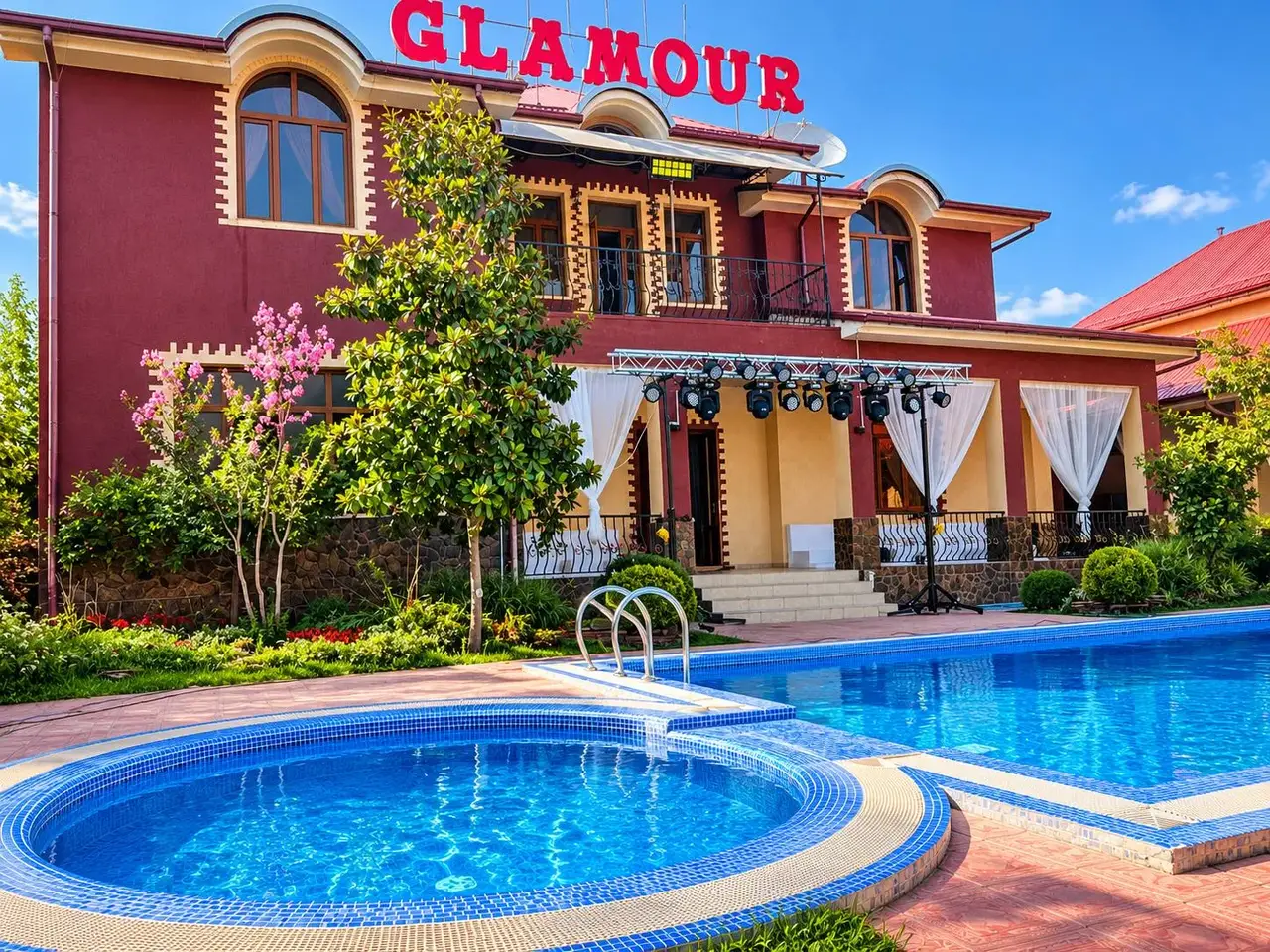 Glamour Dacha