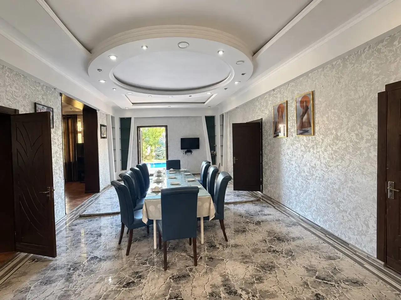 Glamour Dacha