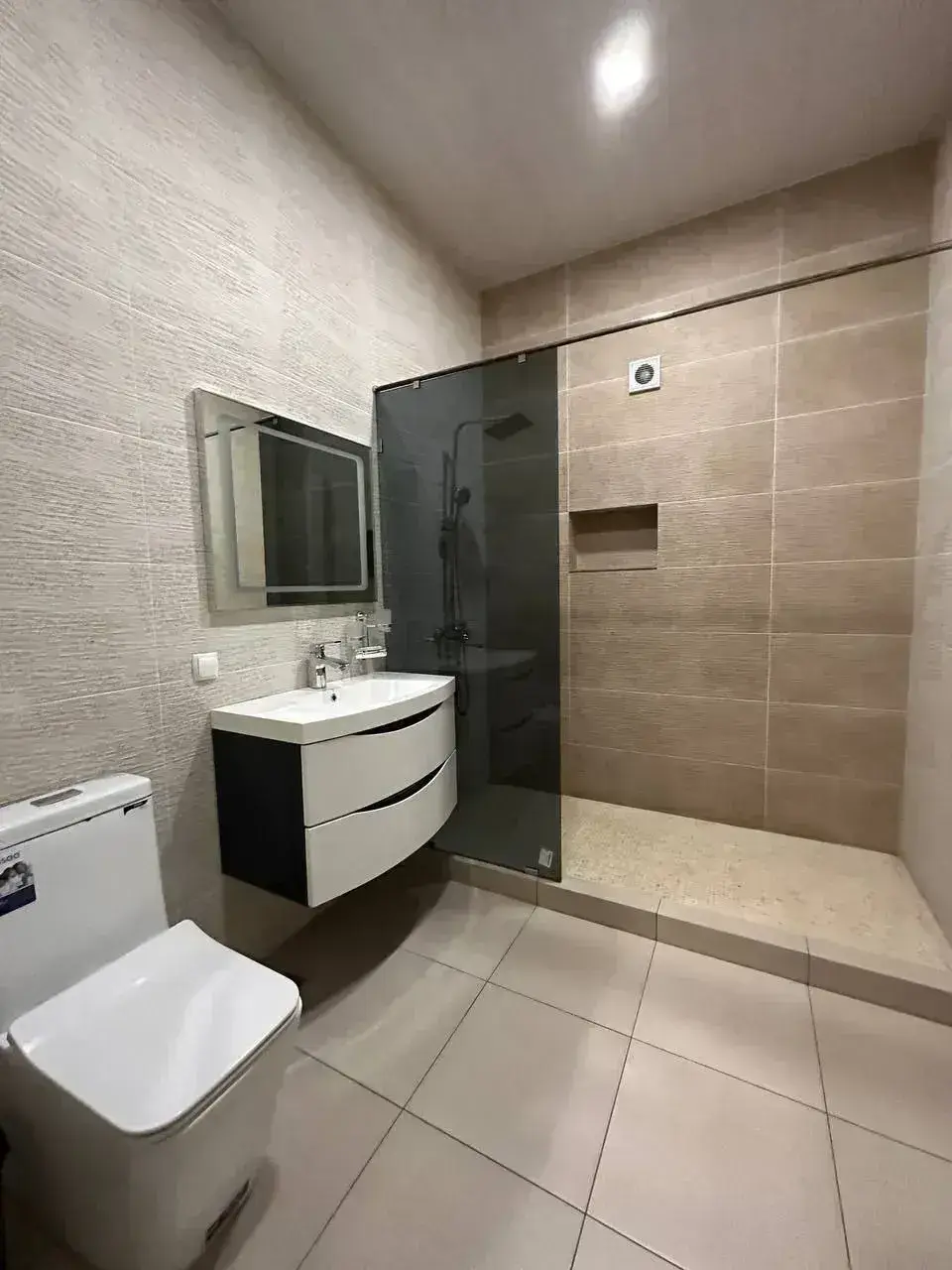 Premier Plaza