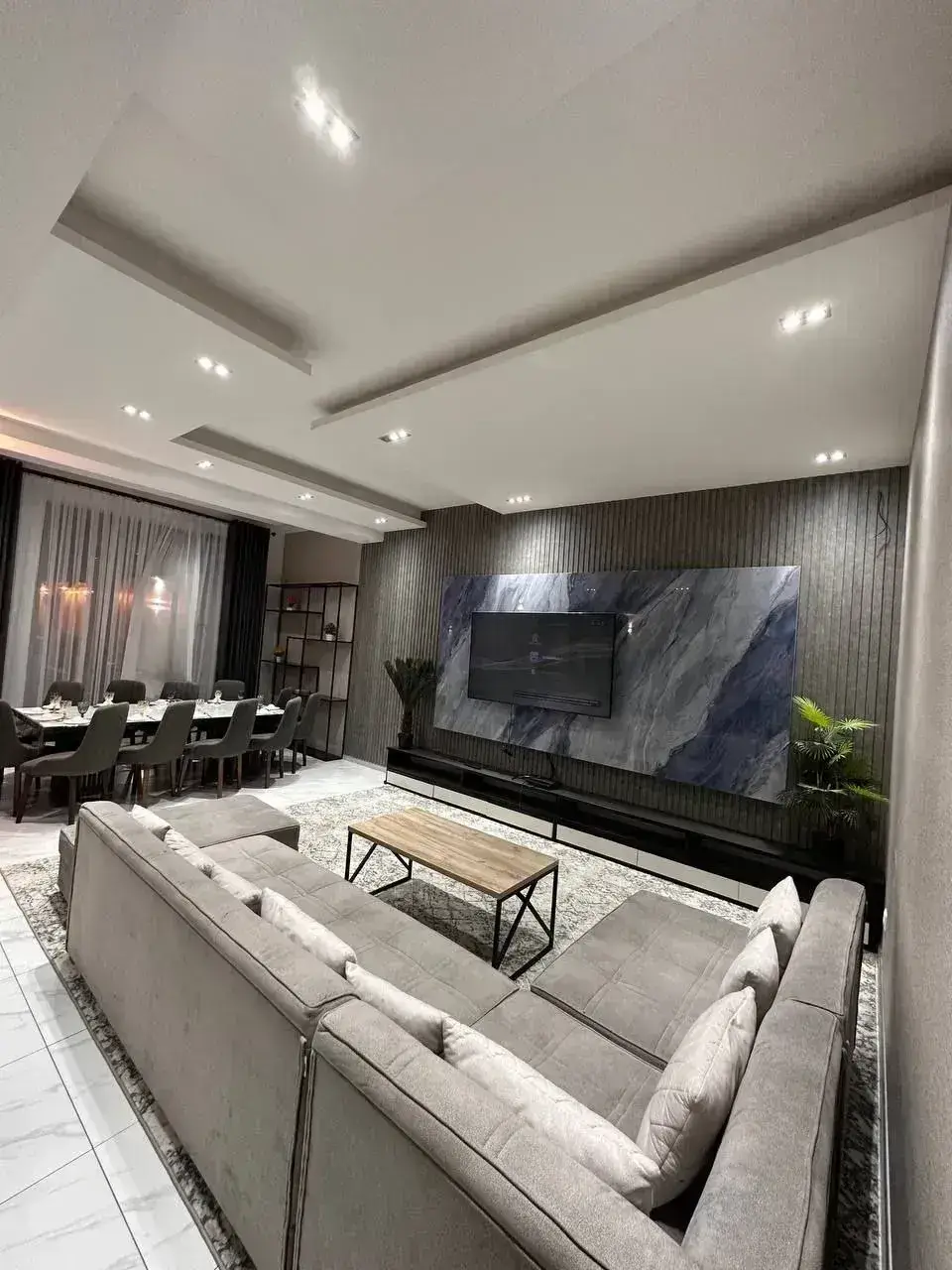 Premier Plaza