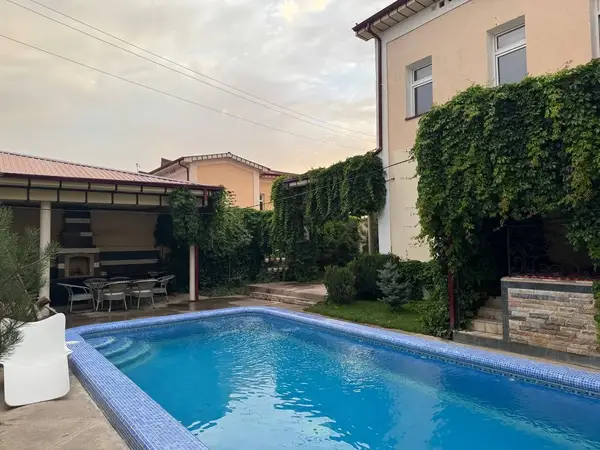 Oqtosh Villa
