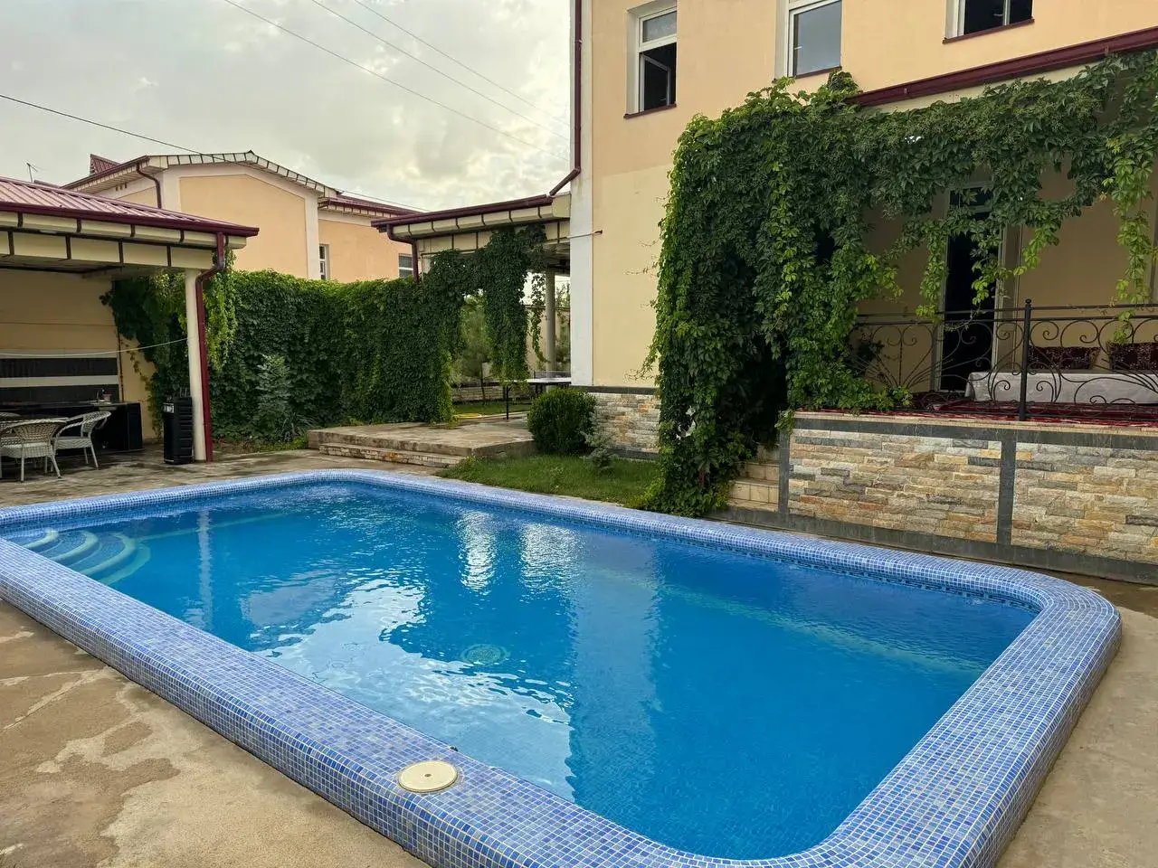 Oqtosh Villa
