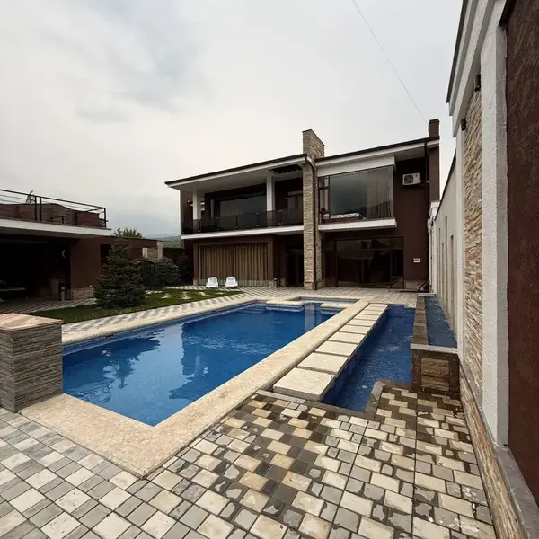 Uysiz ayol bilan jinsiy aloqa porno video