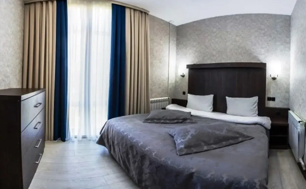 To'rt kishilik kottej